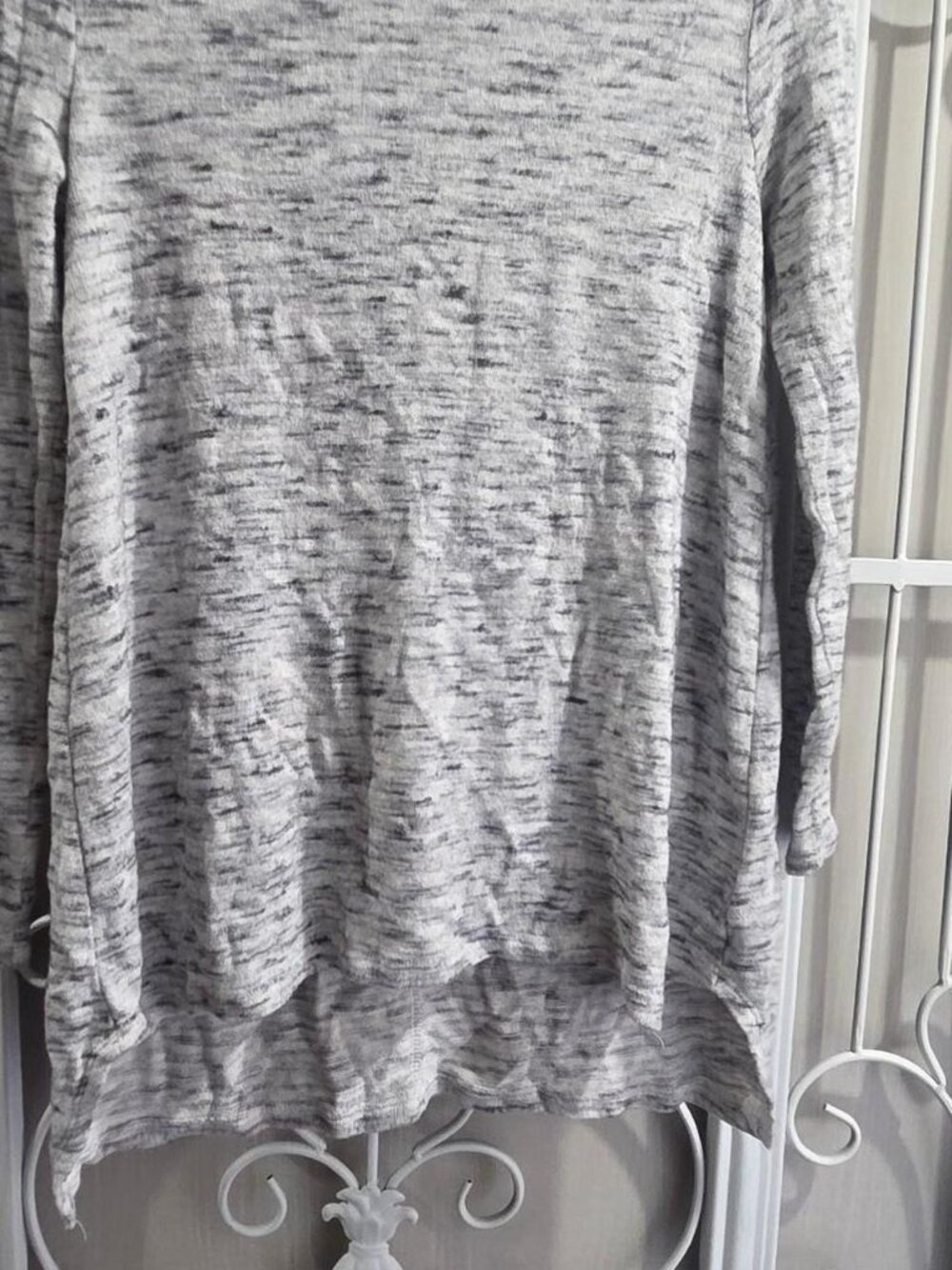 Old Navy grey long sleeve top with tie detail. Size L #oldnavy #fashion